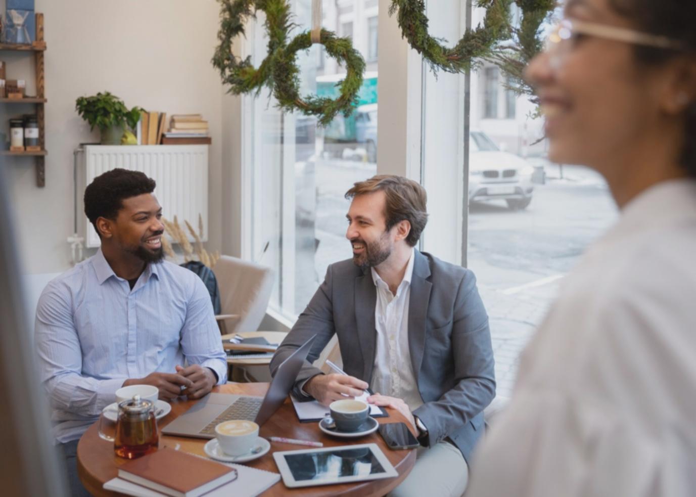Sesión de trabajo del equipo zenarivento analizando casos reales